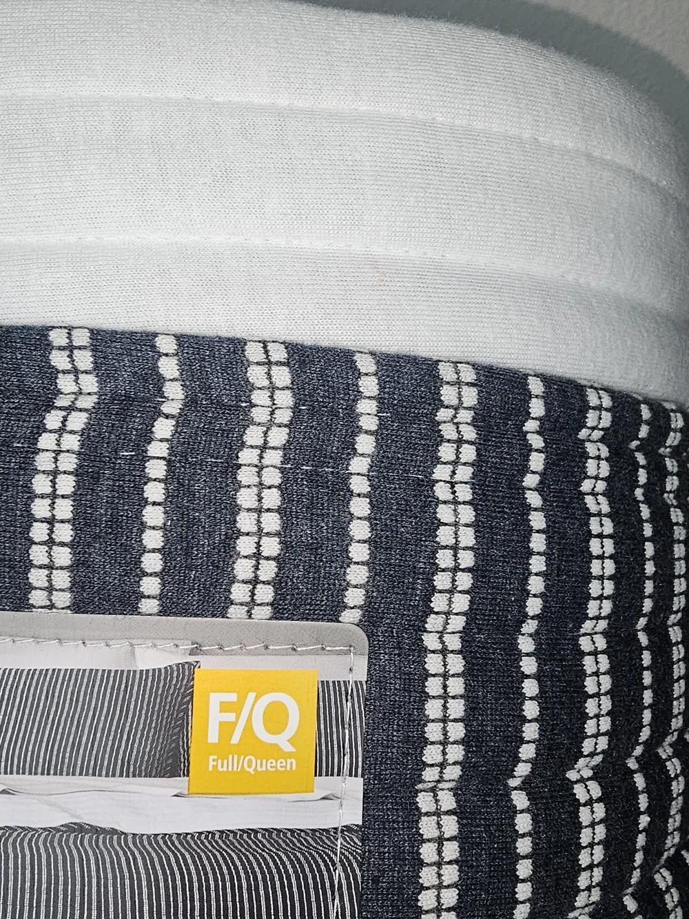 Mainstays Black and White Striped Quilt - Reversible
